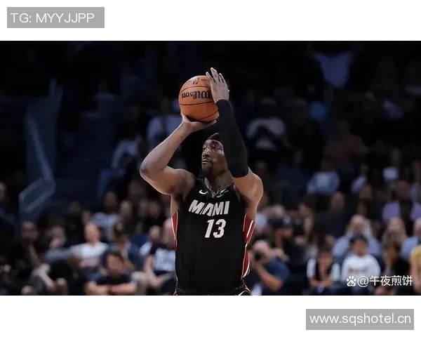 阿德巴约期待鲍威尔进化为全新得分机器展现自我风采 阿德巴约期待鲍威尔进化为全新得分机器展现自我风采