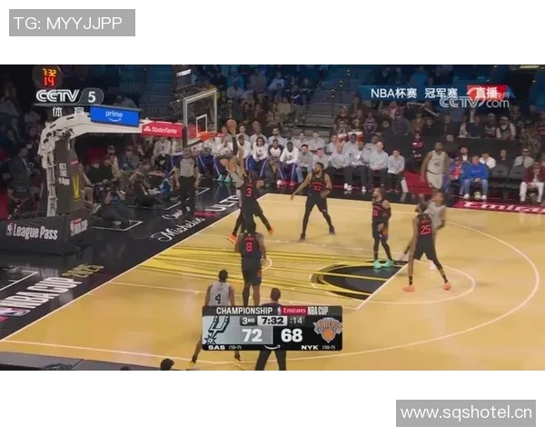 文班在挡拆后华丽转身空接背扣展现惊人弹跳与技巧