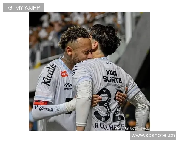 内马尔紧闭双眼深情拥抱罗尔海瑟庆祝绝杀成功逃离降级区 内马尔紧闭双眼深情拥抱罗尔海瑟庆祝绝杀成功逃离降级区