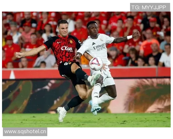 一年前的今天罗德里荣获金球奖见证足球历史的辉煌时刻