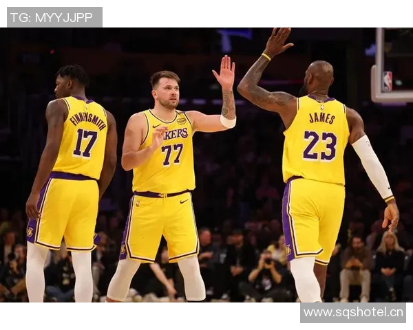 帕里什称赞东契奇体能提升赛后表现显著改善不再体力不支 帕里什称赞东契奇体能提升赛后表现显著改善不再体力不支