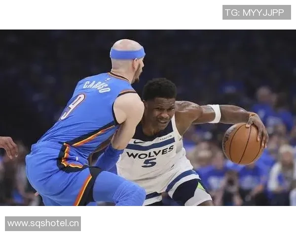 爱德华兹第三节火力全开9中7狂砍21分三节合计31分5篮板表现惊艳