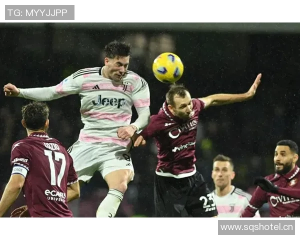 意媒报道DV9术后重返尤文基地恢复训练霍尔姆博加加入合练行列